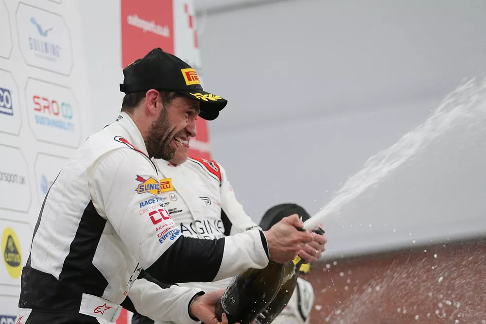 Podium: #11 Paddock Motorsport McLaren 720S GT3: Kelvin Fletcher, Martin Plowman