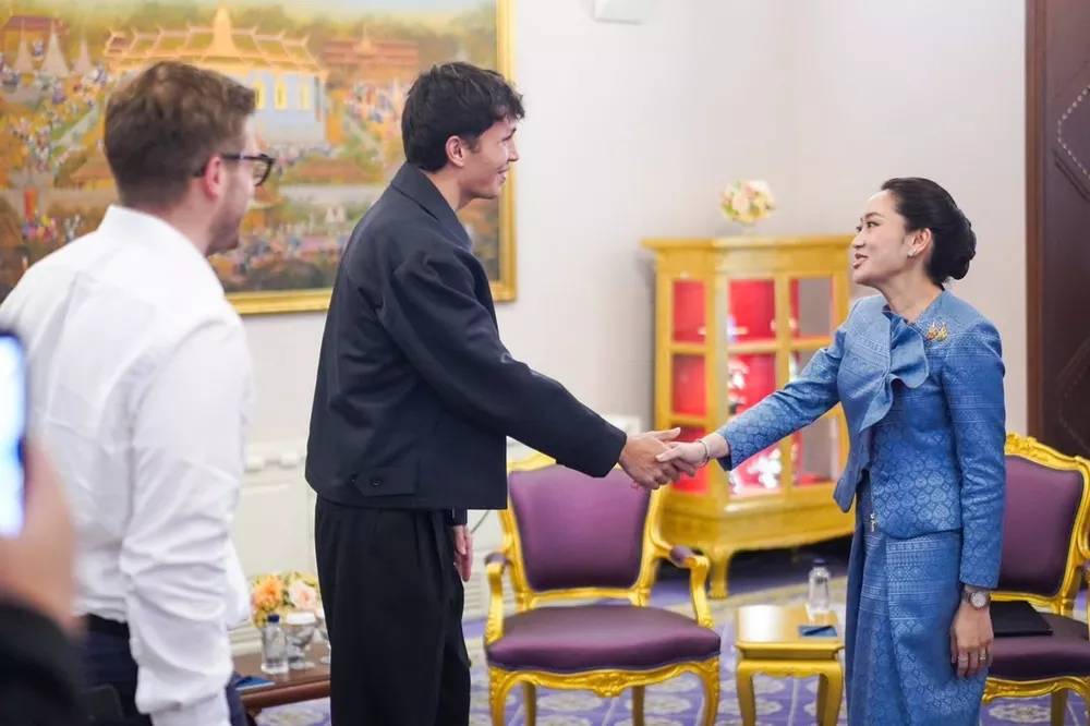 Alex Albon, Williams with Paetongtarn Shinawatra, Thailand PM