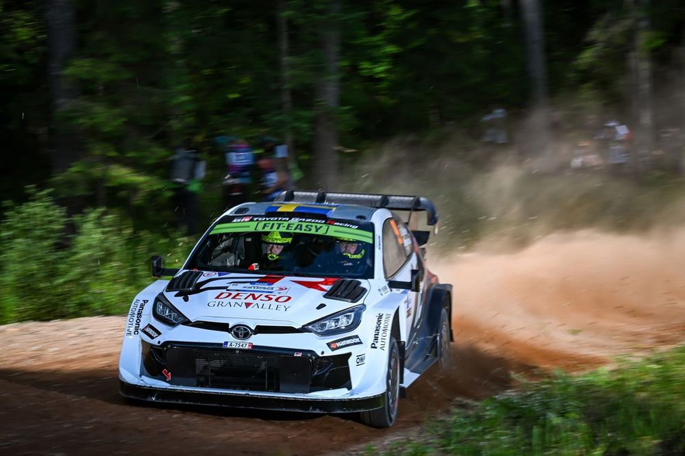 Oliver Solberg, Elliott Edmondson, Toyota Gazoo Racing WRT Toyota GR Yaris Rally1