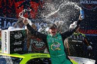 Austin Cindric celebr&oacute; una cerrada victoria en Talladega