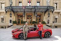 VIDEO: Leclerc despierta a M&oacute;naco con Ferrari en ausencia de F1