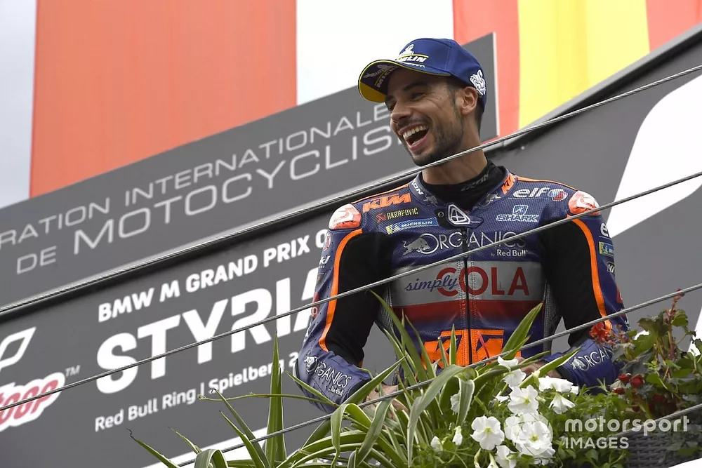 Podio: ganador de la carrera Miguel Oliveira, Red Bull KTM Tech 3
