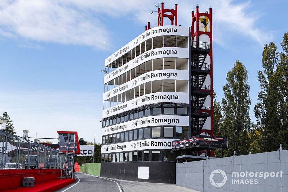 A view of the buidling at the end of the pits