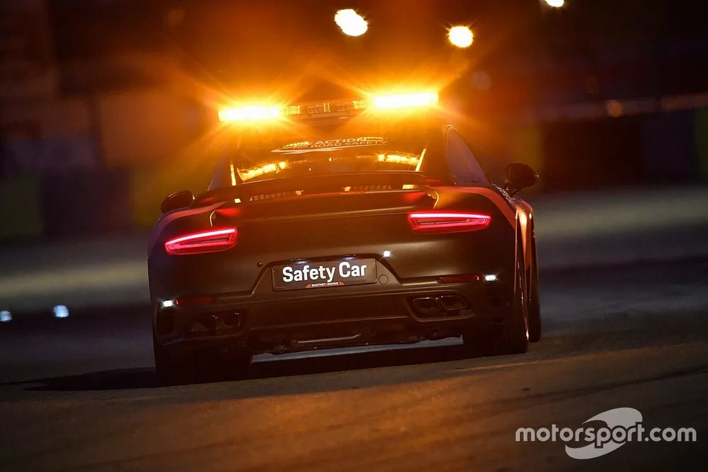 Porsche Safety car