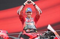 MotoGP: Bagnaia domina y completa el doblete en Assen delante de Martín