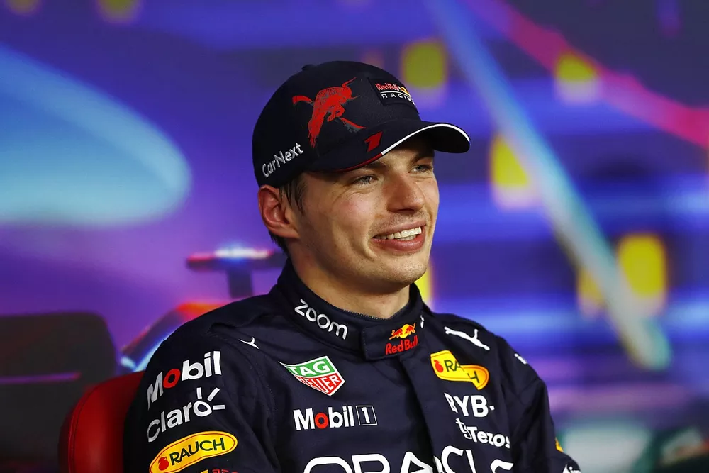 El hombre de la pole, Max Verstappen, de Red Bull Racing, en la rueda de prensa posterior a la clasificación