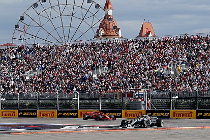 Mercedes sirve en bandeja la victoria a Hamilton en Rusia