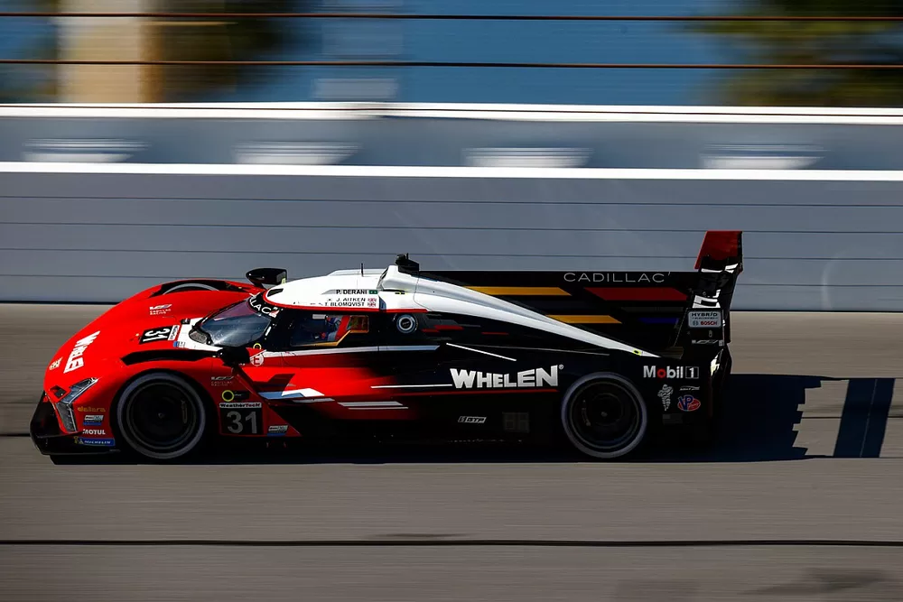 #31 Action Express Racing Cadillac V-Series.R: Pipo Derani, Jack Aitken, Tom Blomqvist