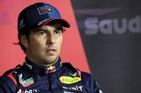 Checo P&eacute;rez: "De repente se dan cuenta lo dif&iacute;cil que es conducir el Red Bull"