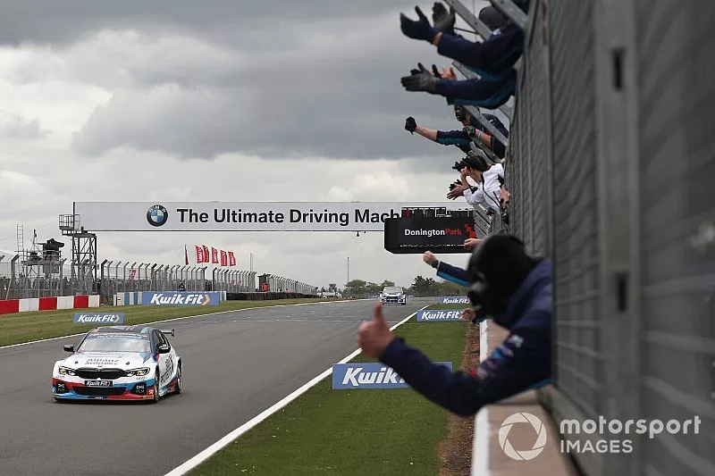 Race winner Colin Turkington, WSR BMW