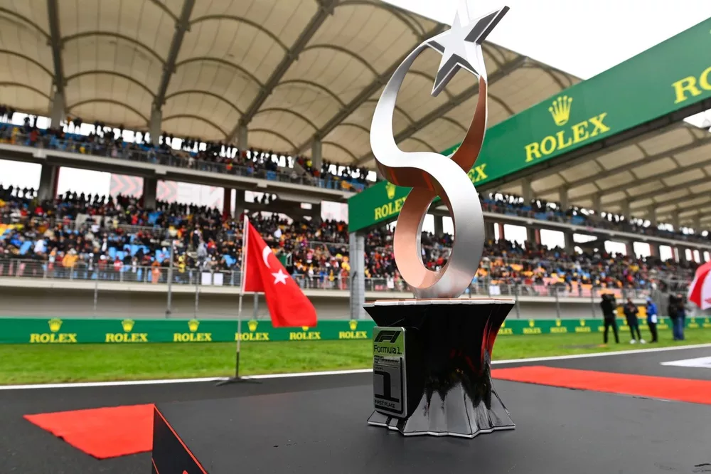 The trophy on the grid prior to the start