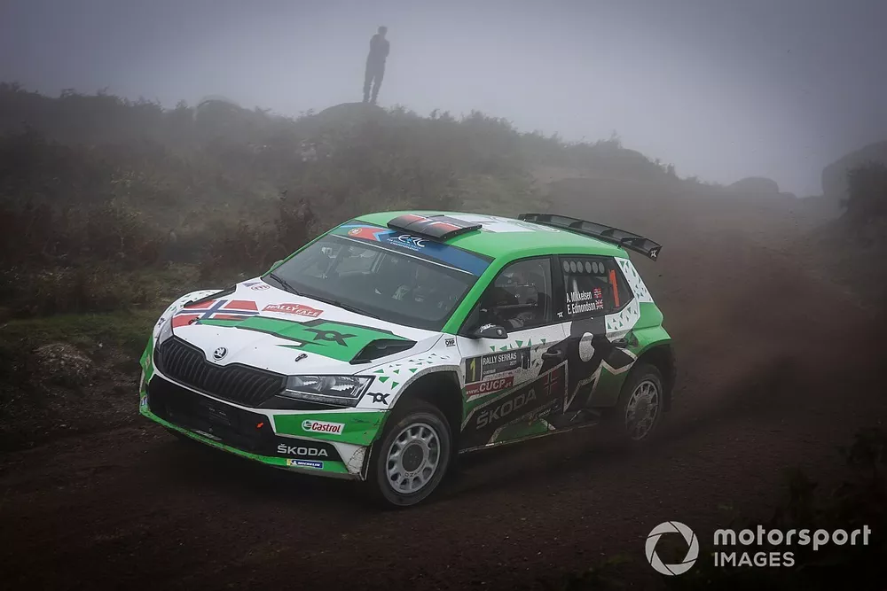 Andreas Mikkelsen, Elliott Edmondson, Skoda Fabia Rally2 evo