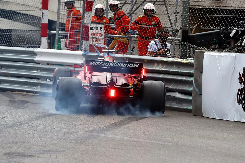 Charles Leclerc, Ferrari SF21, crashes out towards the end of Qualifying