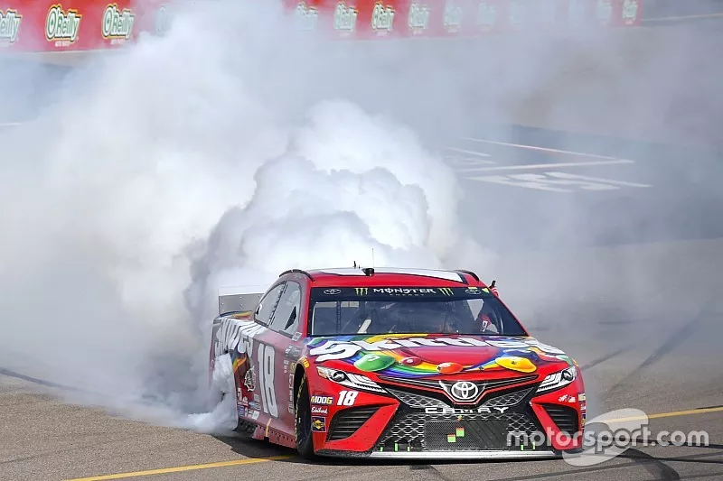 Race Winner, Kyle Busch, Joe Gibbs Racing, Toyota Camry SKITTLES