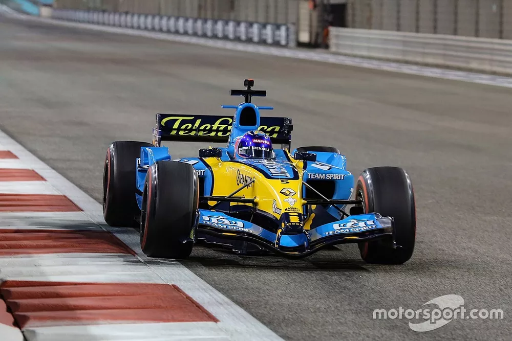 Fernando Alonso, Renault F1 Team with the 2005 Renault R25