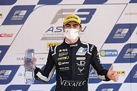 David Vidales calienta motores en la F3 Asia con podio