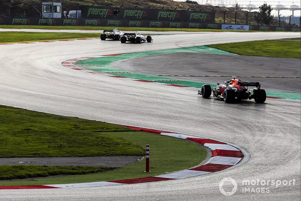 George Russell, Williams FW43, Antonio Giovinazzi, Alfa Romeo Racing C39, et Alex Albon, Red Bull Racing RB16