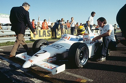 Video: The taxi driver who raced against Senna