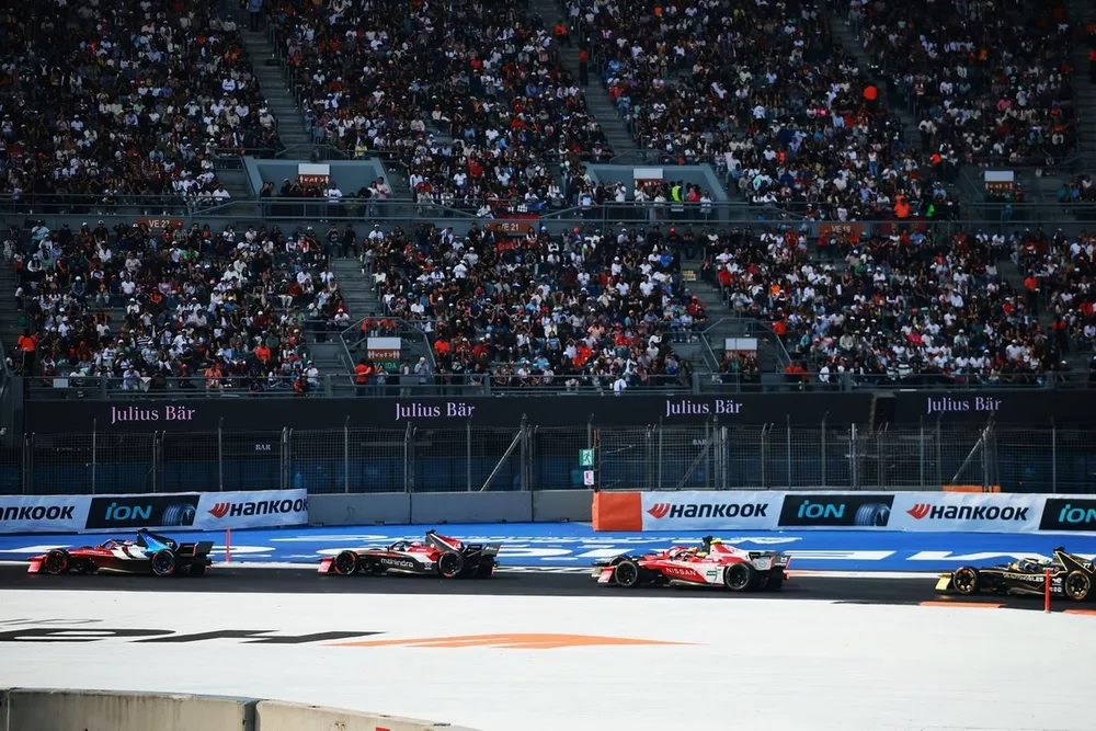 Nick Cassidy, Citroen Racing e-CX, Edoardo Mortara, Mahindra Racing Mahindra M12Electro, Jake Dennis, Andretti Formula E Porsche 99X Electric, Oliver Rowland, Nissan Formula E Team Nissan e-4ORCE 05