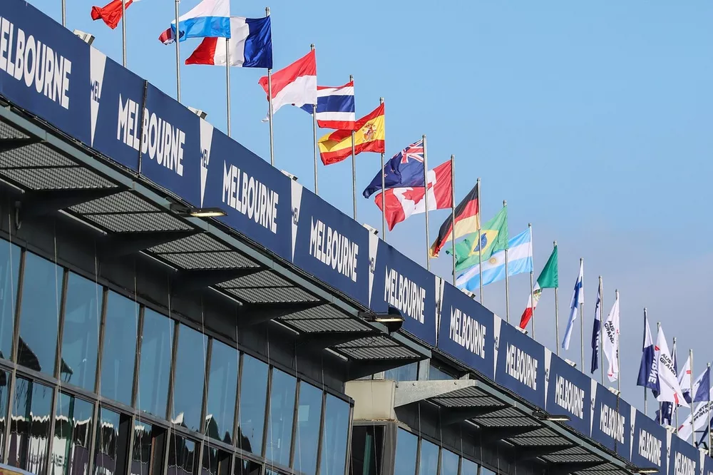 Banderas en el pitlane
