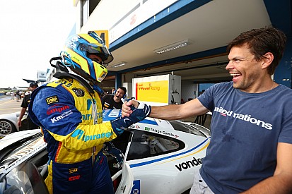 Ricardo Baptista e Thiago Camilo conquistam pole em Goiânia