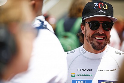 Alonso miért nem kell a Ferrarinak, a Mercedesnek, vagy a Red Bullnak?