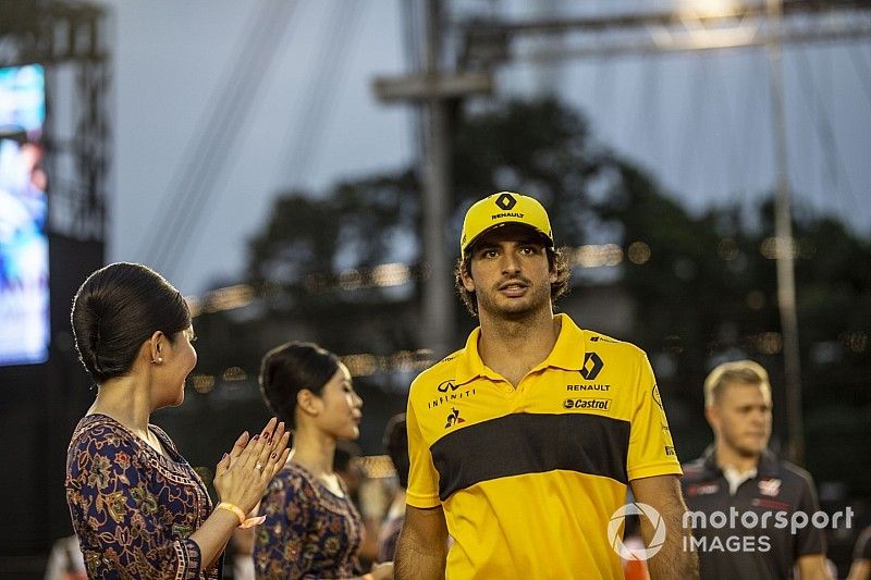 Carlos Sainz Jr., Renault Sport F1 Team en el desfile de pilotos