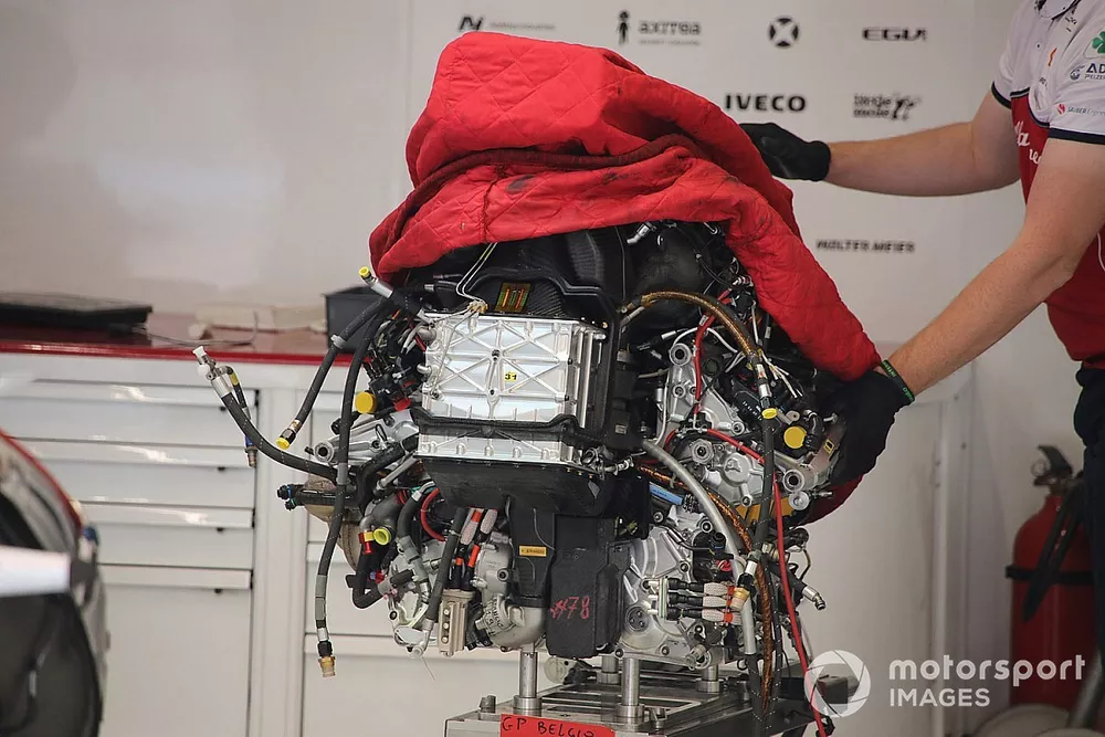 Todos los detalles del motor Ferrari SF90