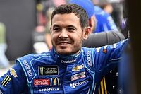 Larson como el m&aacute;s veloz en la pr&aacute;ctica final en Dover