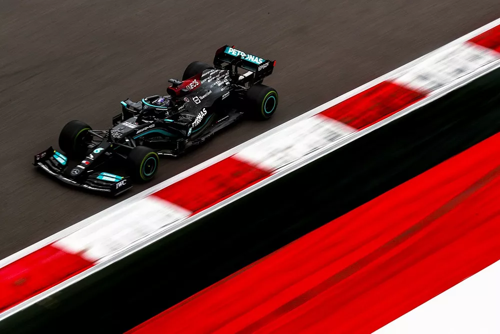 Lewis Hamilton, Mercedes W12