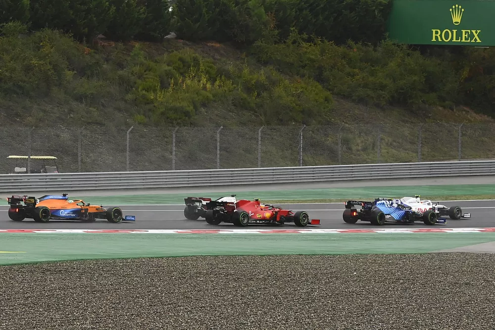 George Russell, Williams FW43B, Carlos Sainz Jr., Ferrari SF21, Daniel Ricciardo, McLaren MCL35M