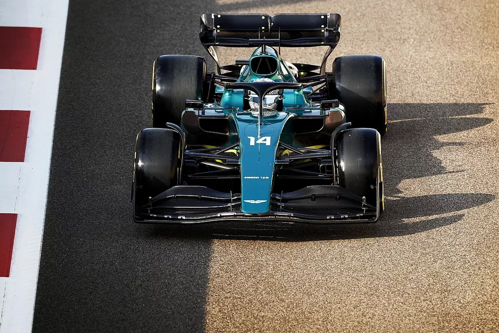 Fernando Alonso, Aston Martin AMR22