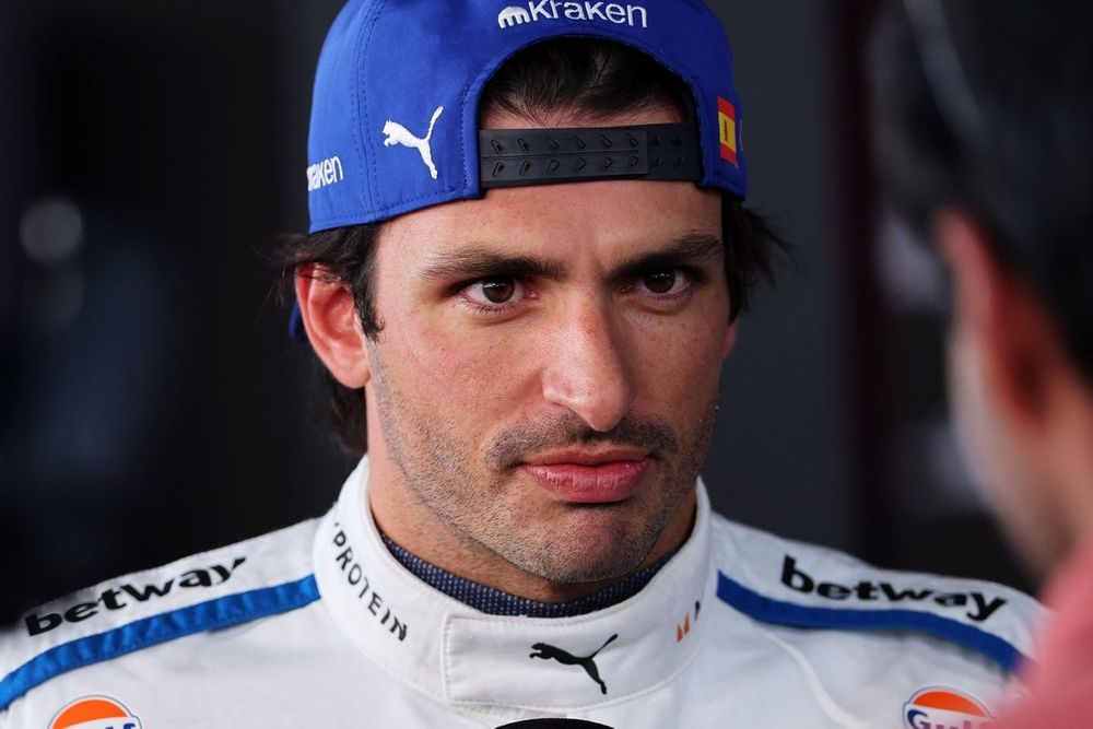 Sainz furioso: "La peggior esecuzione di sempre" dopo l'eliminazione nella Sprint Qualifying del Brasile