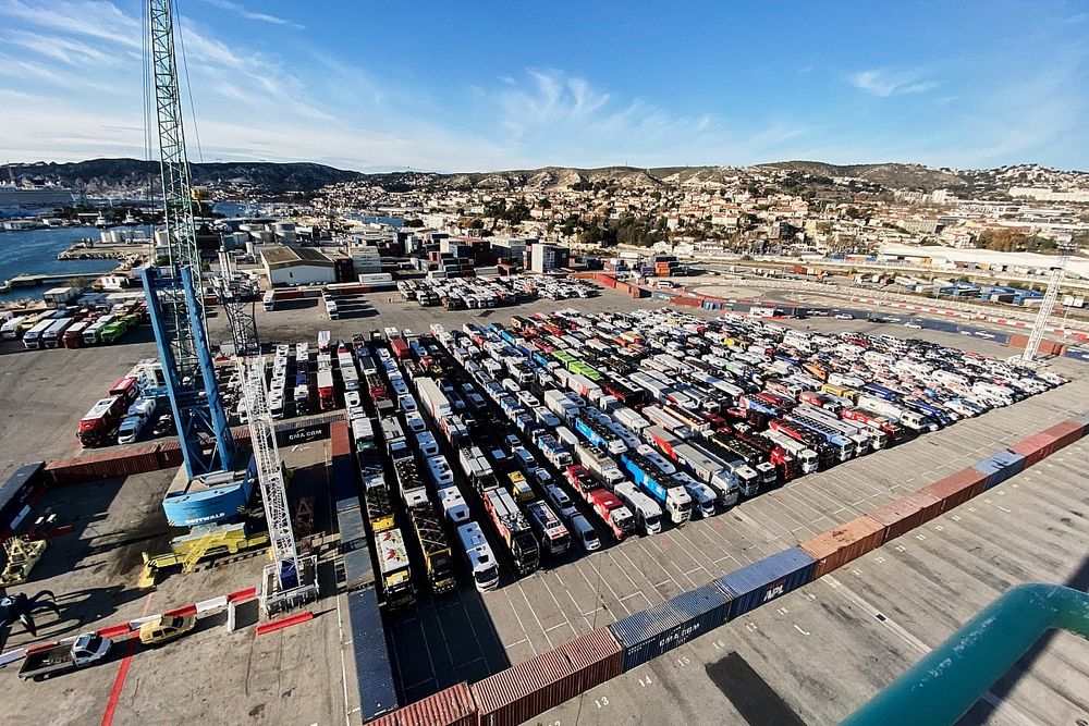 Embarque del Dakar 2021 en Marsella