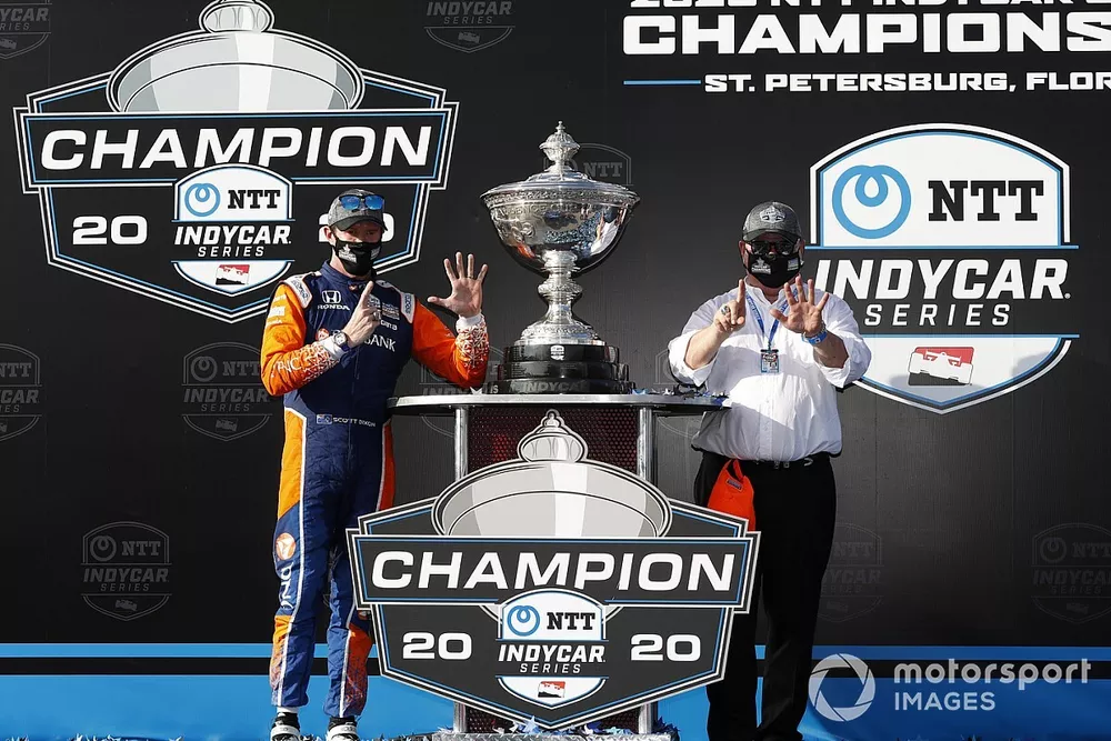El campe&oacute;n Scott Dixon, Chip Ganassi Racing Honda con Chip Ganassi