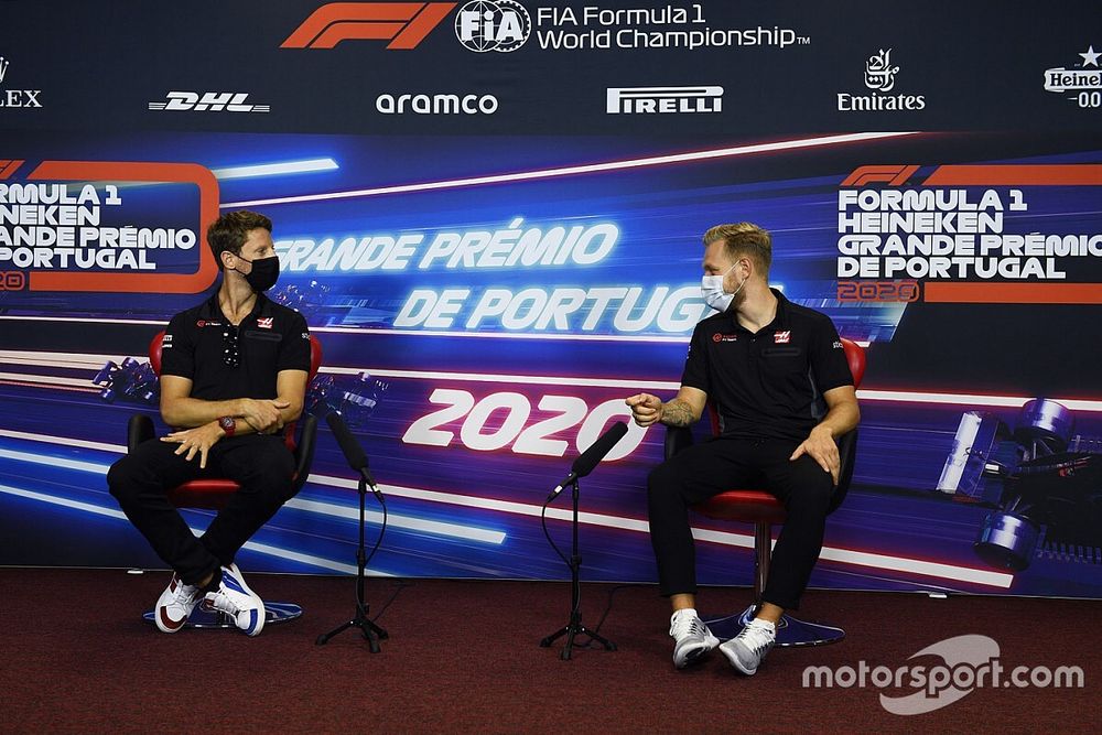 Kevin Magnussen, Haas F1 and Romain Grosjean, Haas F1, in the press conference