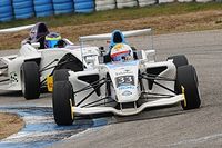 Doble victoria y liderazgo para Garese en la F4 Sudamericana