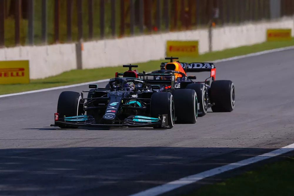 Lewis Hamilton, Mercedes W12, Max Verstappen, Red Bull Racing RB16B 