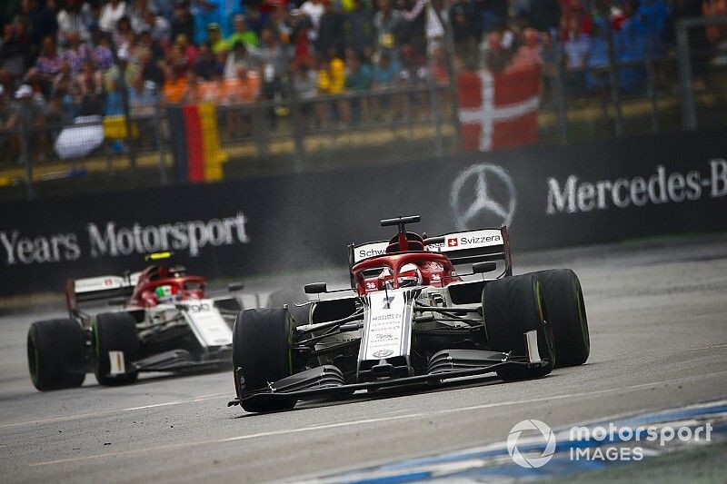 Kimi Raikkonen, Alfa Romeo Racing C38, Antonio Giovinazzi, Alfa Romeo Racing C38