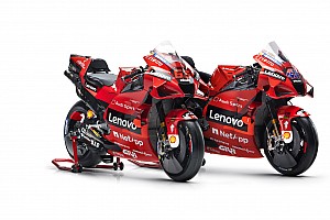 ミニチャンプス 1/12 ドゥカティ MotoGP 2004 ロリス・カピロッシ ミニチャンプス 1/12 ドゥカティ MotoGP 2004 ロリス