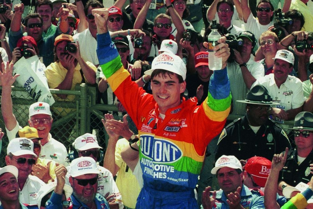 Jeff Gordon, Hendrick Motorsports celebrates in Victory Lane