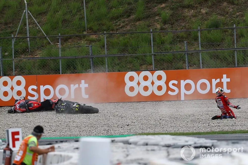 Andrea Dovizioso, Ducati Team despu&eacute;s de su ca&iacute;da