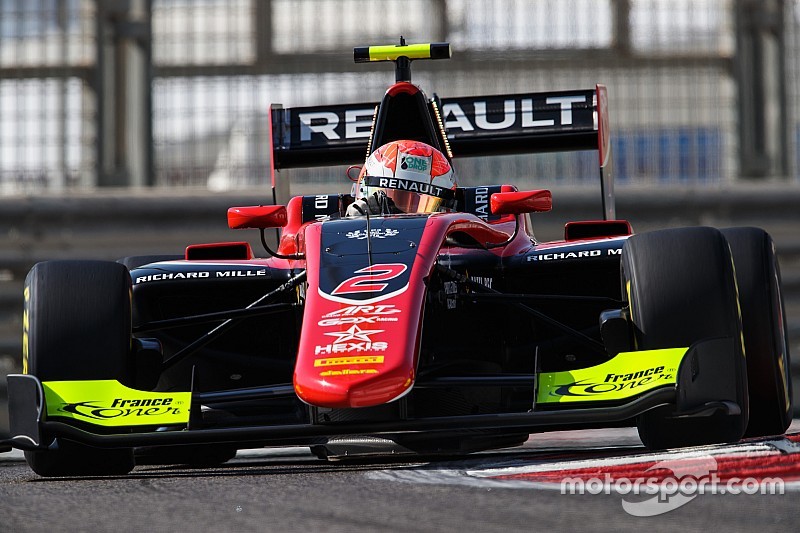 GP3最終戦レース1:ユベールがチャンピオンを獲得。優勝はプルチーニ