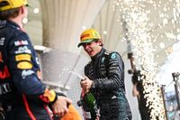 El consejo de Verstappen para Antonelli tras un a&ntilde;o inconsistente en la F1