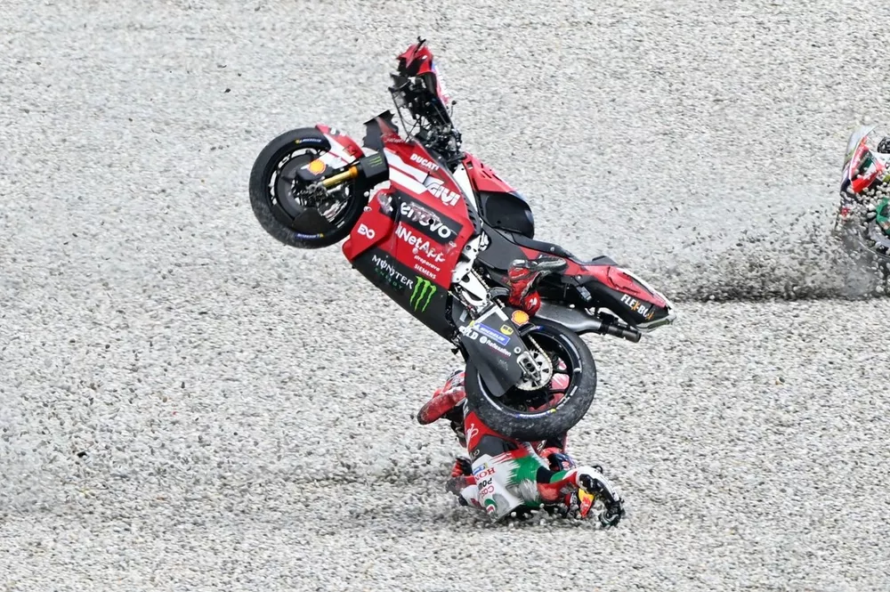 Johann Zarco, Team LCR Honda, Francesco Bagnaia, Ducati Team crash