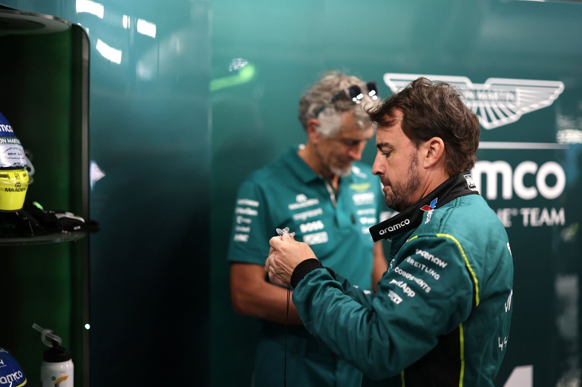 Alonso admite el "peor motor" de la parrilla y sale último en Barcelona tras romper su racha contra Stroll