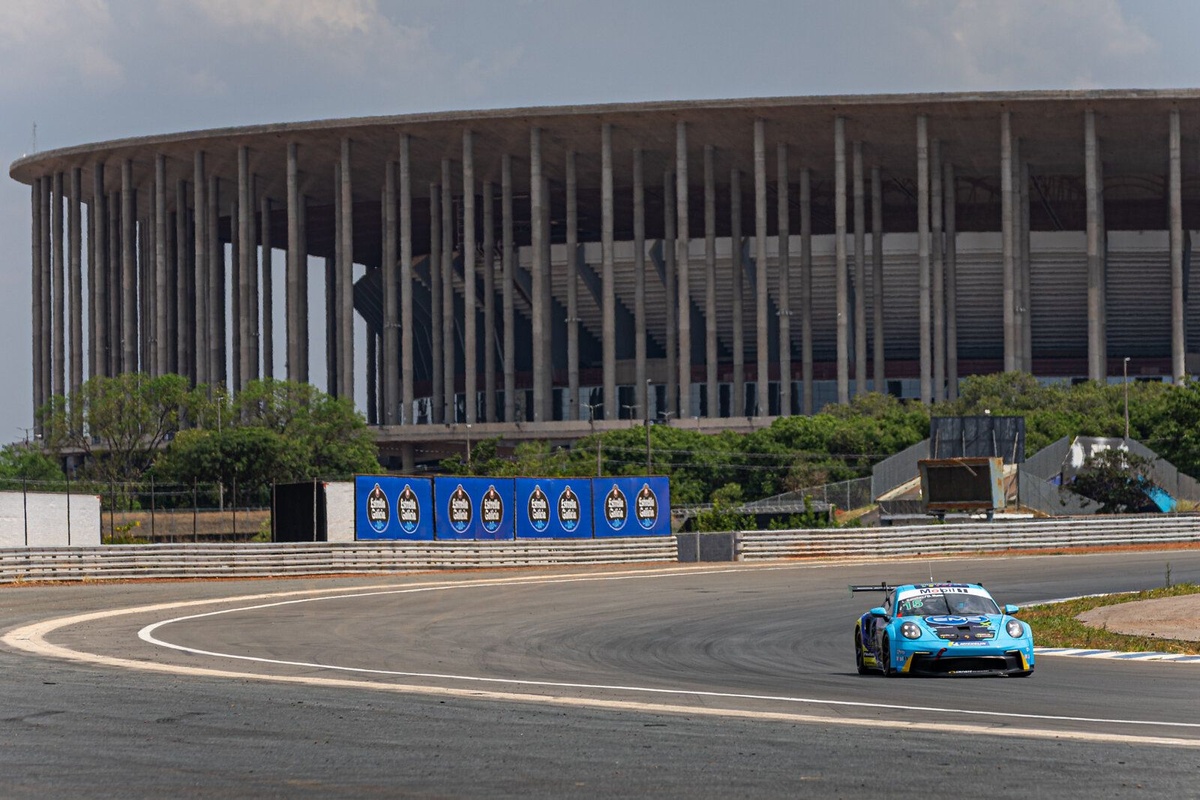 Com 65 carros testados e aprovados em distância equivalente a São Paulo-Salvador, Porsche Cup desbrava Brasília