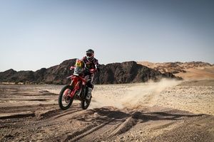 Honda rompe la hegemon&iacute;a de KTM con un 1-2 en la tercera etapa del Dakar 2026