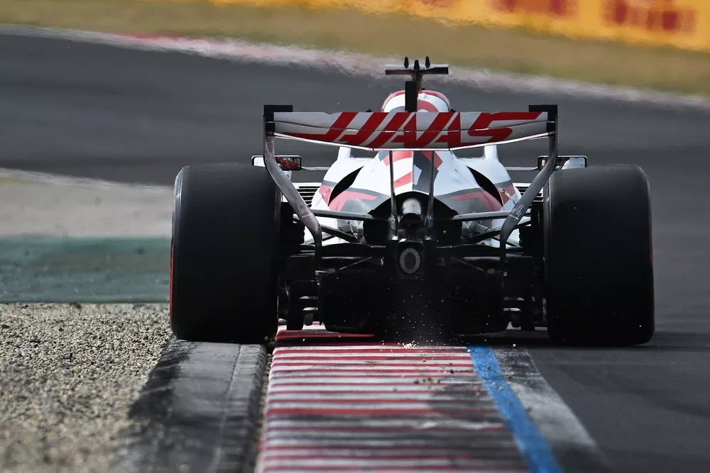 Haas Desata la Batalla por el Asiento de 2027: Pruebas TPC Revelan el Futuro de la F1 - figura 1