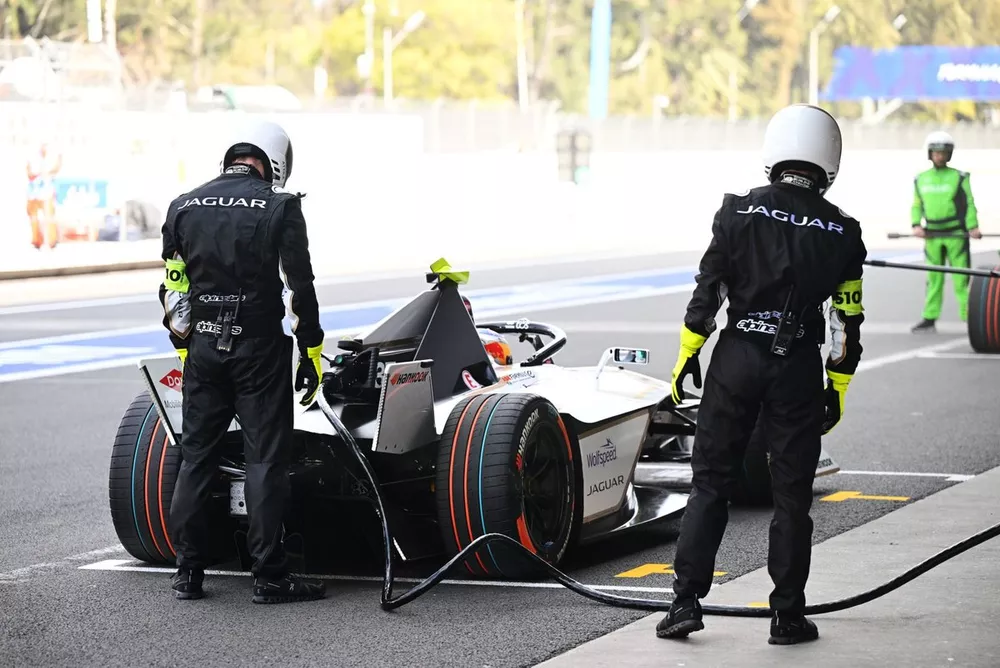 Nick Cassidy, Jaguar TCS Racing, Jaguar I-TYPE 6 
